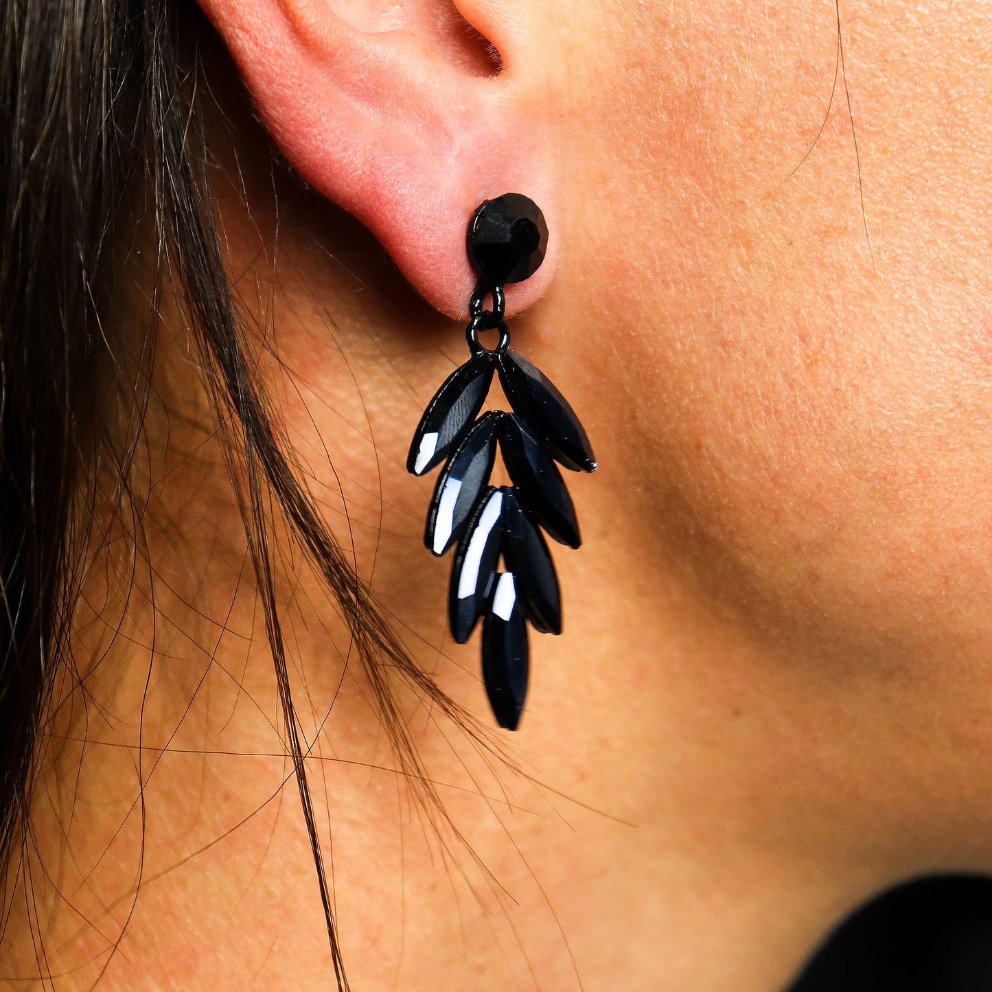 Boucles d'oreilles longues en cristal vintage noir de jais