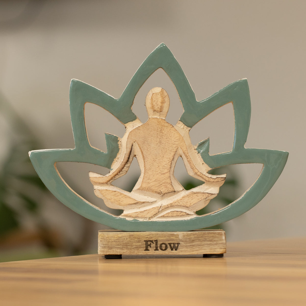 Yoga Mujer de Madera - Flor de Loto - Verde Azulado - Fluir
