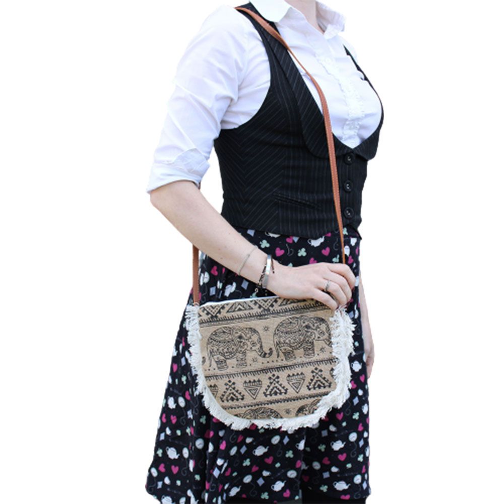 Bolso con flecos  - Estampado de Elefante