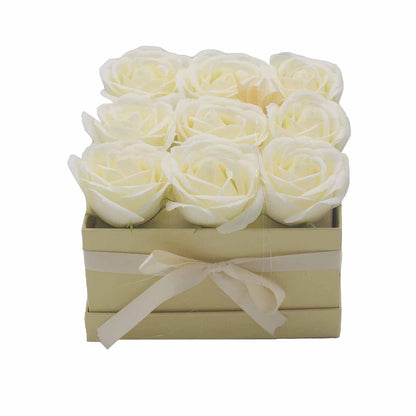 Caja de Regalo - Flor de Jabón  9 Rosas Crema - cuadrado