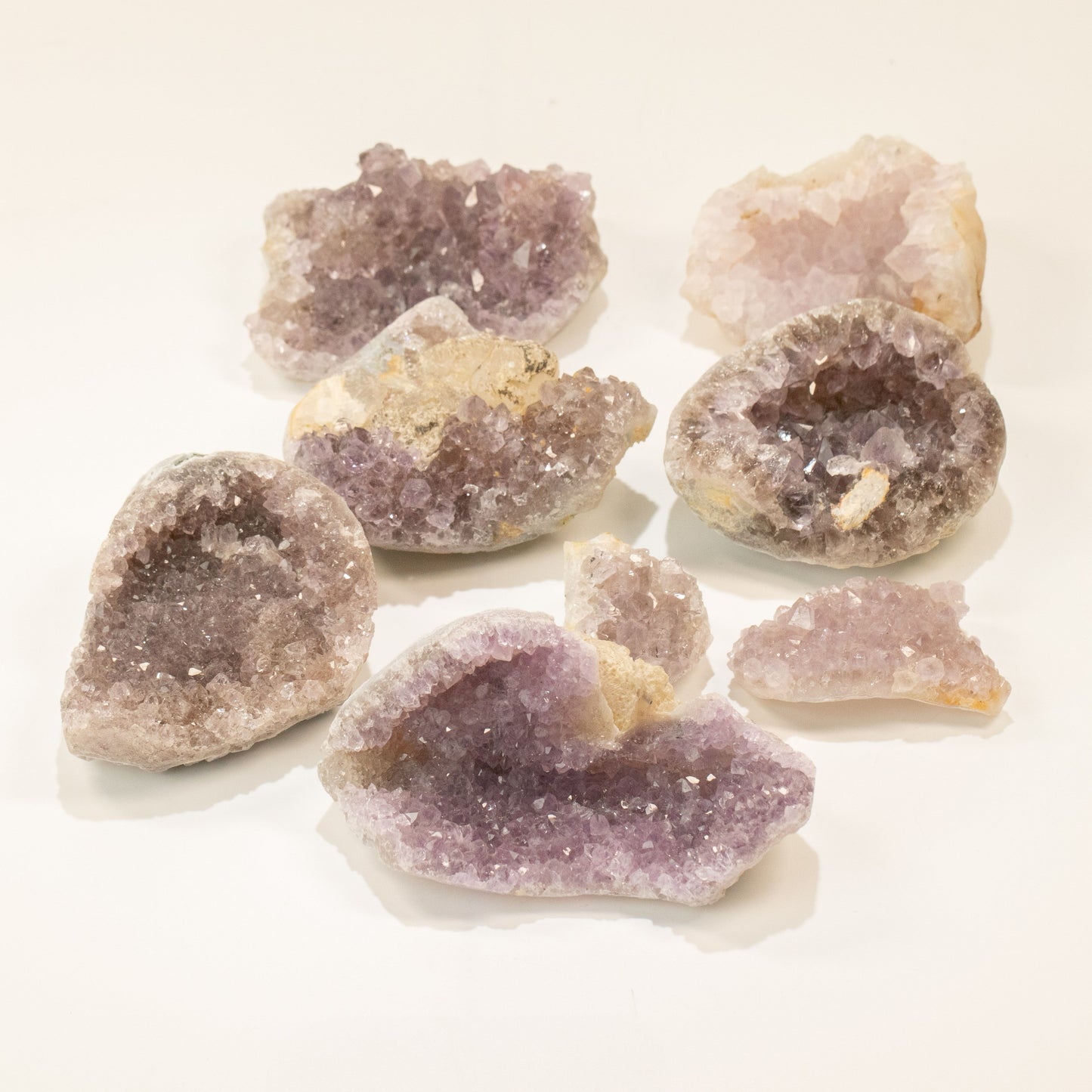 Geodas de amatista pequeñas y surtidas - 3-5 cm (aprox 1 kg) 4-6 piezas