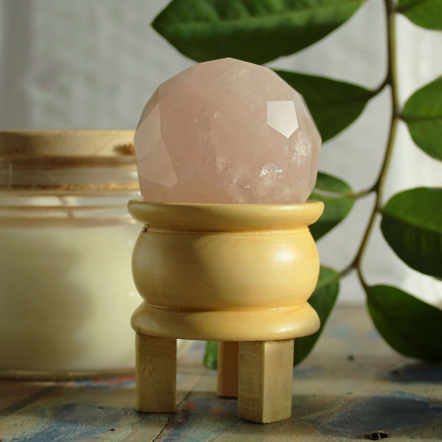 Boule de guérison et support en pierre précieuse - Quartz rose