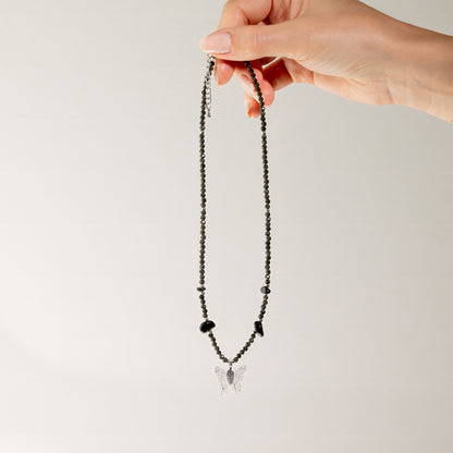 Collar de gema de obsidiana negra ninfa con colgante de mariposa hecho de una hoja real