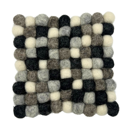 10 cm große quadratische Filzuntersetzer, mehrfarbiges Grau (4er-Set)