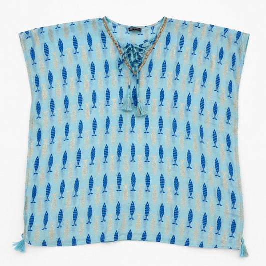 Nomad Sari En la colección On the Med - Kaftán - Turquesa y Azul Estampado de Peces Audaz