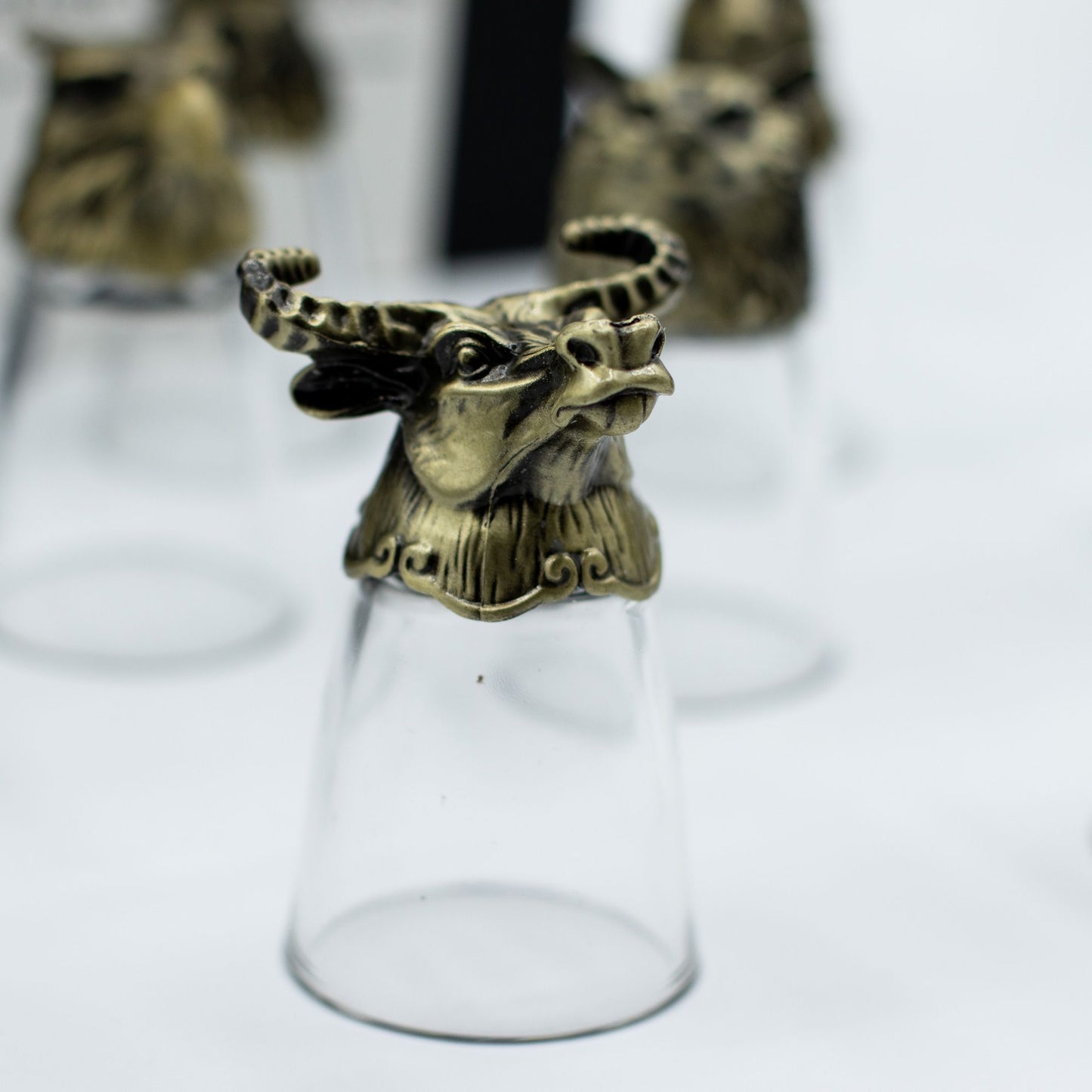 Coffret cadeau de 12 verres à liqueur Bottom Up (25 ml) - Forêt et créatures mystiques - Bronze antique