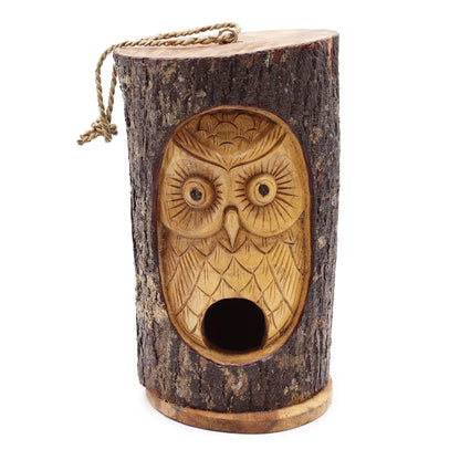 Gesicht aus Baumstamm – Vogelhaus – Weise Eule