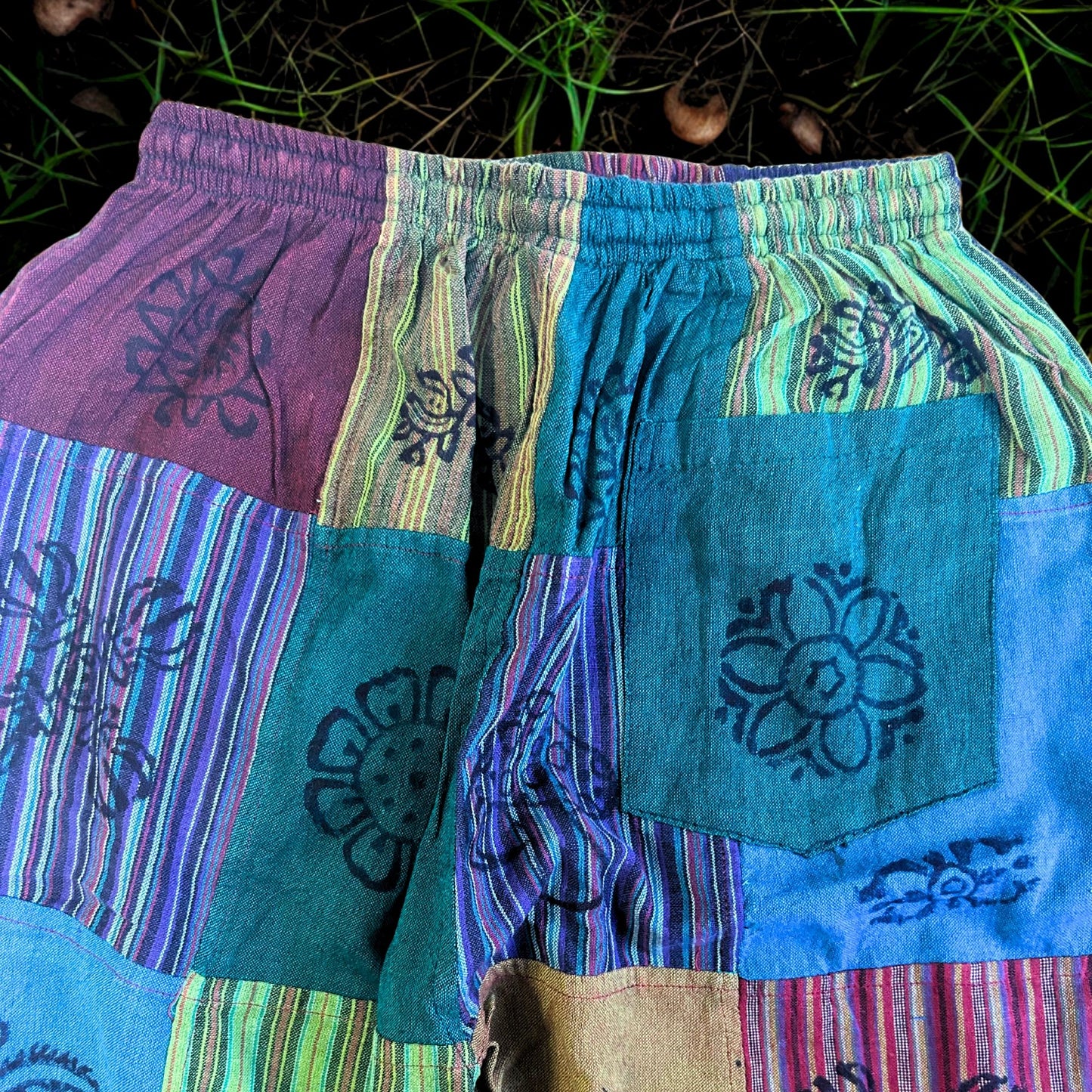 Nomaden-Sari – Pilzhose – Blockdruck-Designs – Grüntöne (105 x 127 cm) S/M