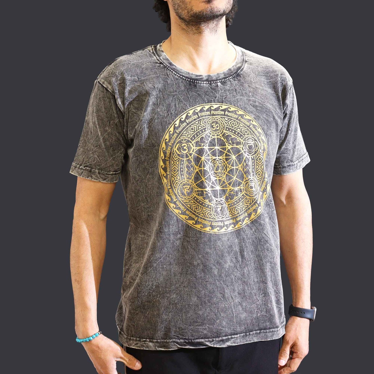 Camiseta Nomad Sari Mediana - Chakra - Gris oscuro