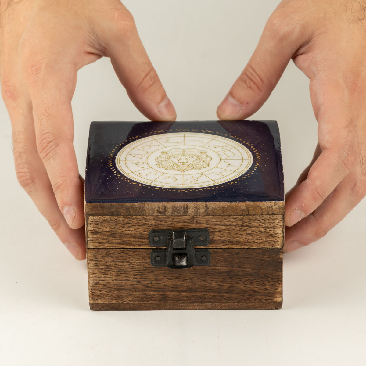 Pequeña caja esmaltada - Leo