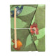 Carnet en papier Lokta au motif floral audacieux – Grand (21x15cm) – 45 feuilles – Marque-page inclus – Vert mousse