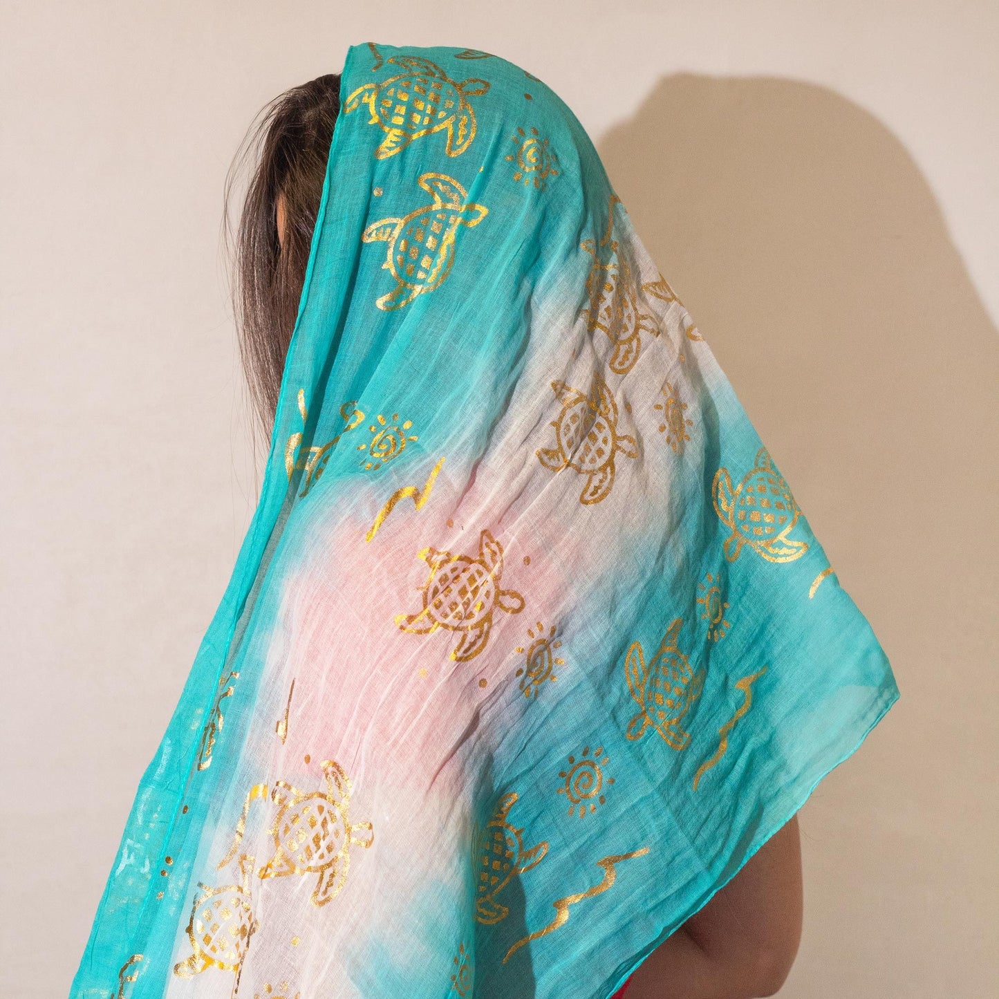 Foulard d'été Nomad Sari – Imprimé Tortues – Turquoise (180 × 50 cm)