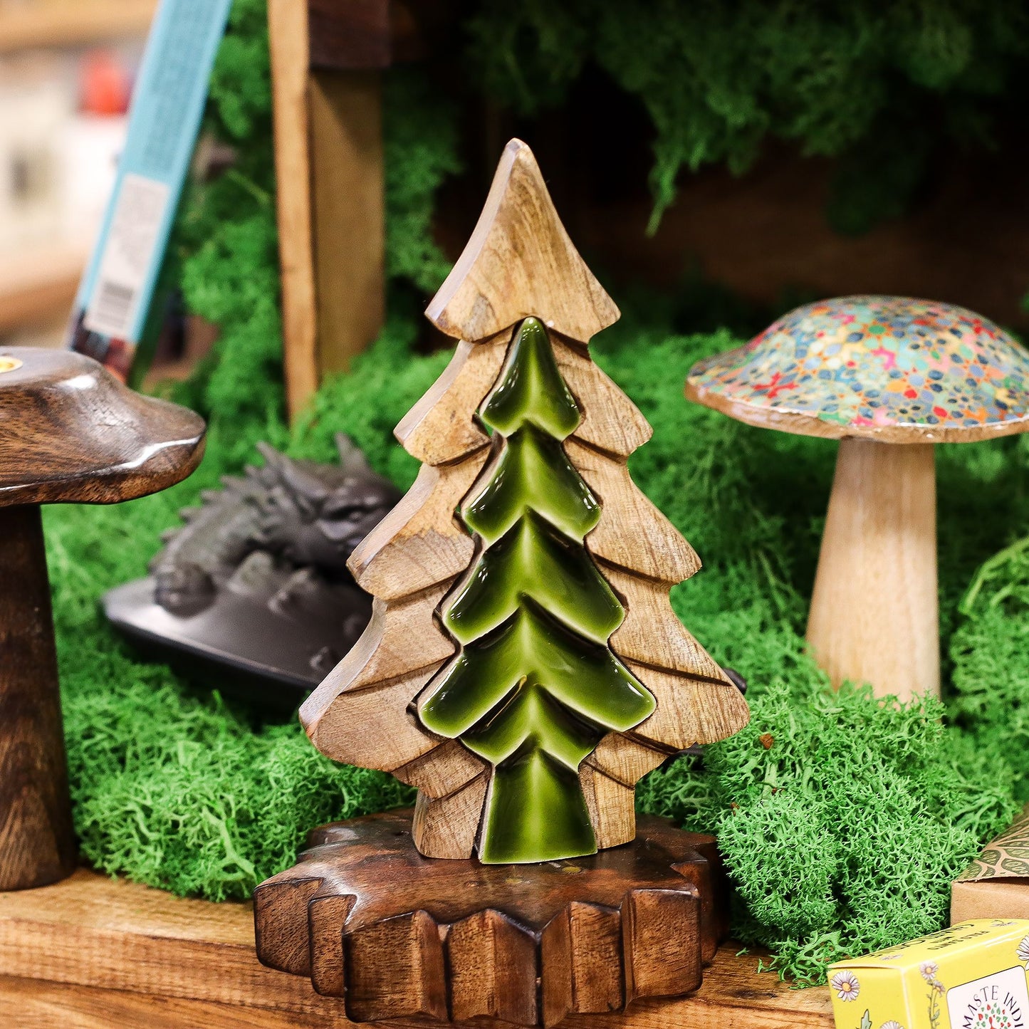 Perdu dans les bois - Petit arbre dans un arbre - Décoration en bois - 15x10cm