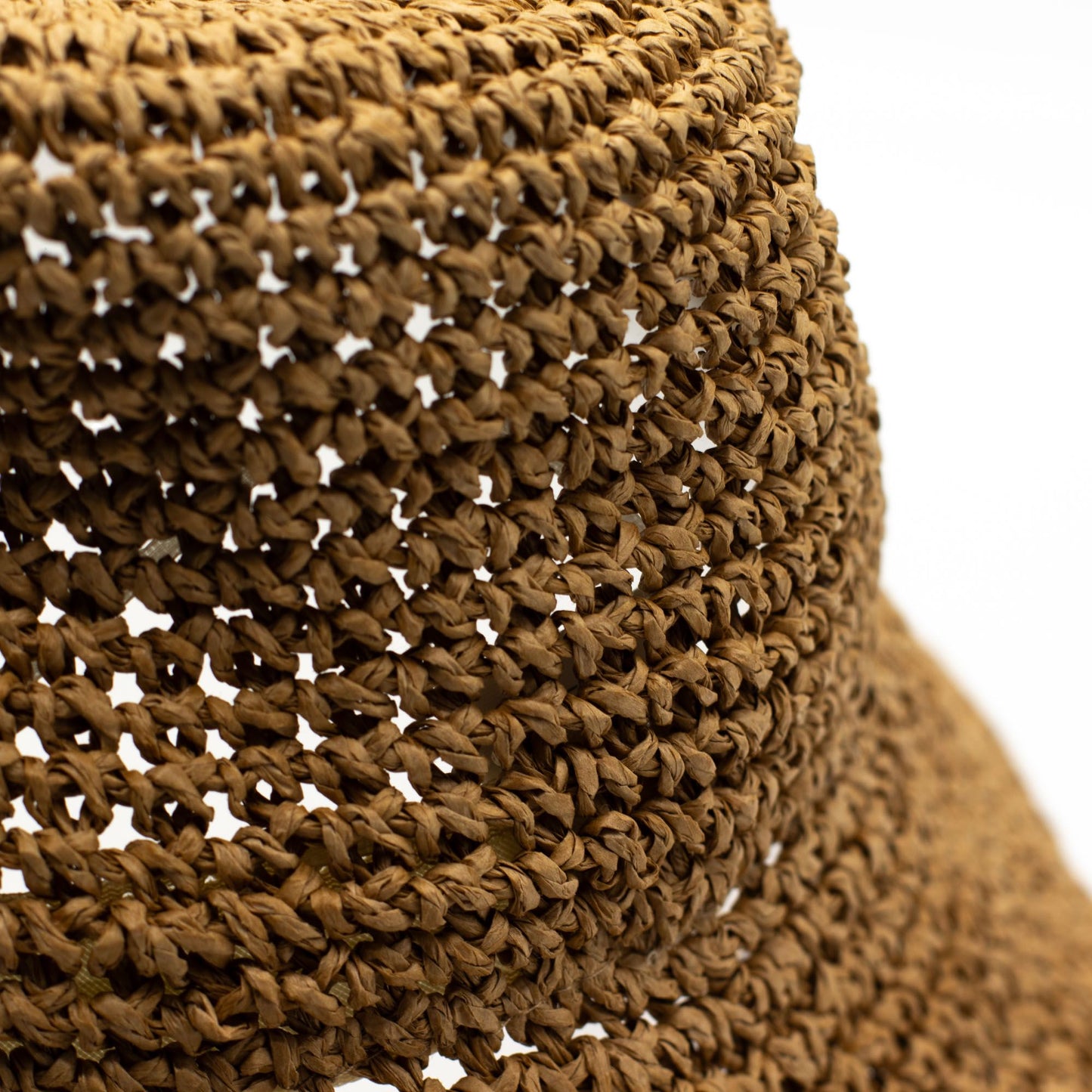 Chapeau de Soleil en Paille Nomad Sari à Bord Souple et Flexible - Café Naturel