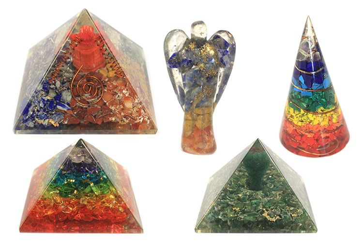 Pyramide d'orgonite grande taille 70 mm - Gemmes de chakra - Chakra Om - 70 mm