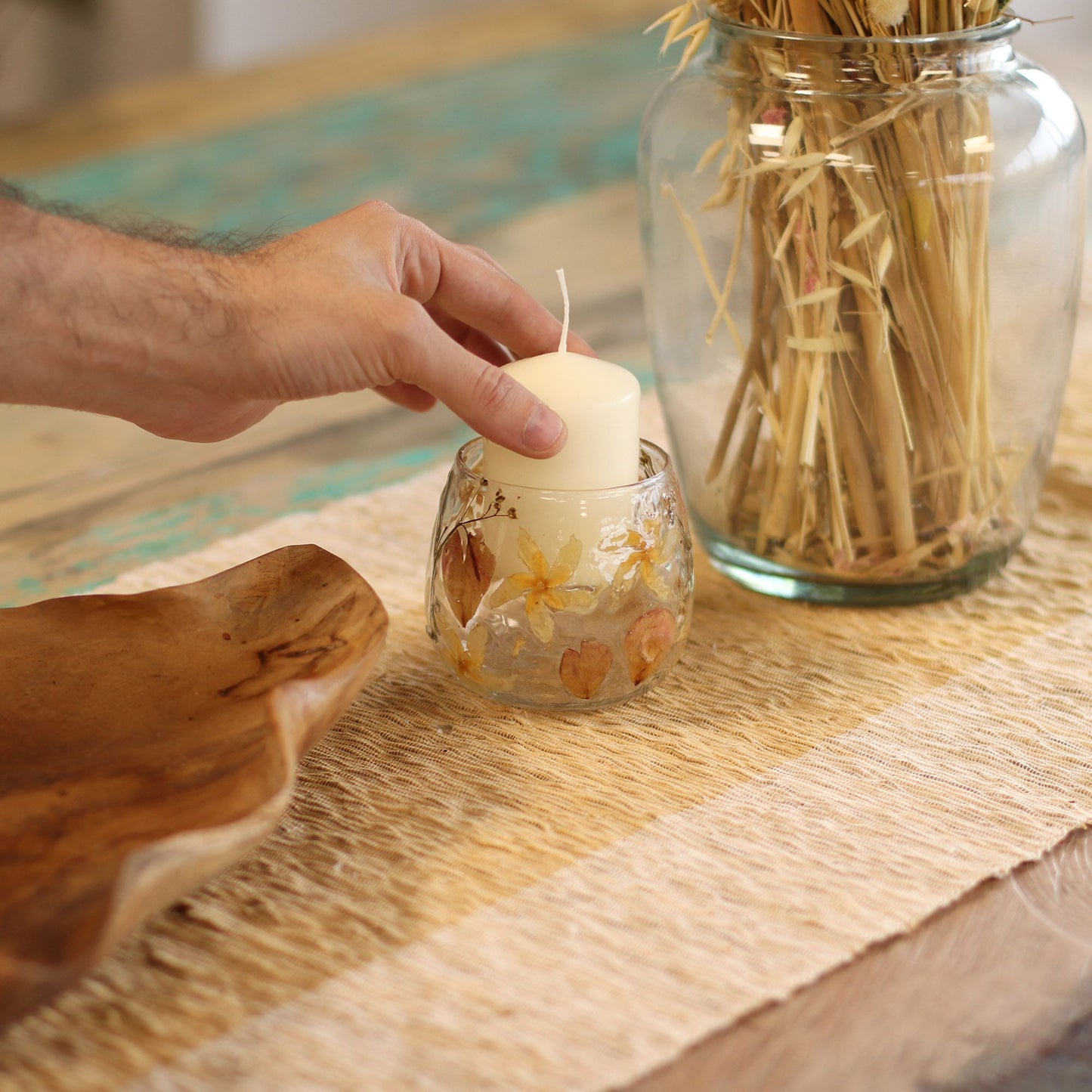 Gerader Kerzenhalter aus natürlichem Blumenglas - rosa - (8x8cm)