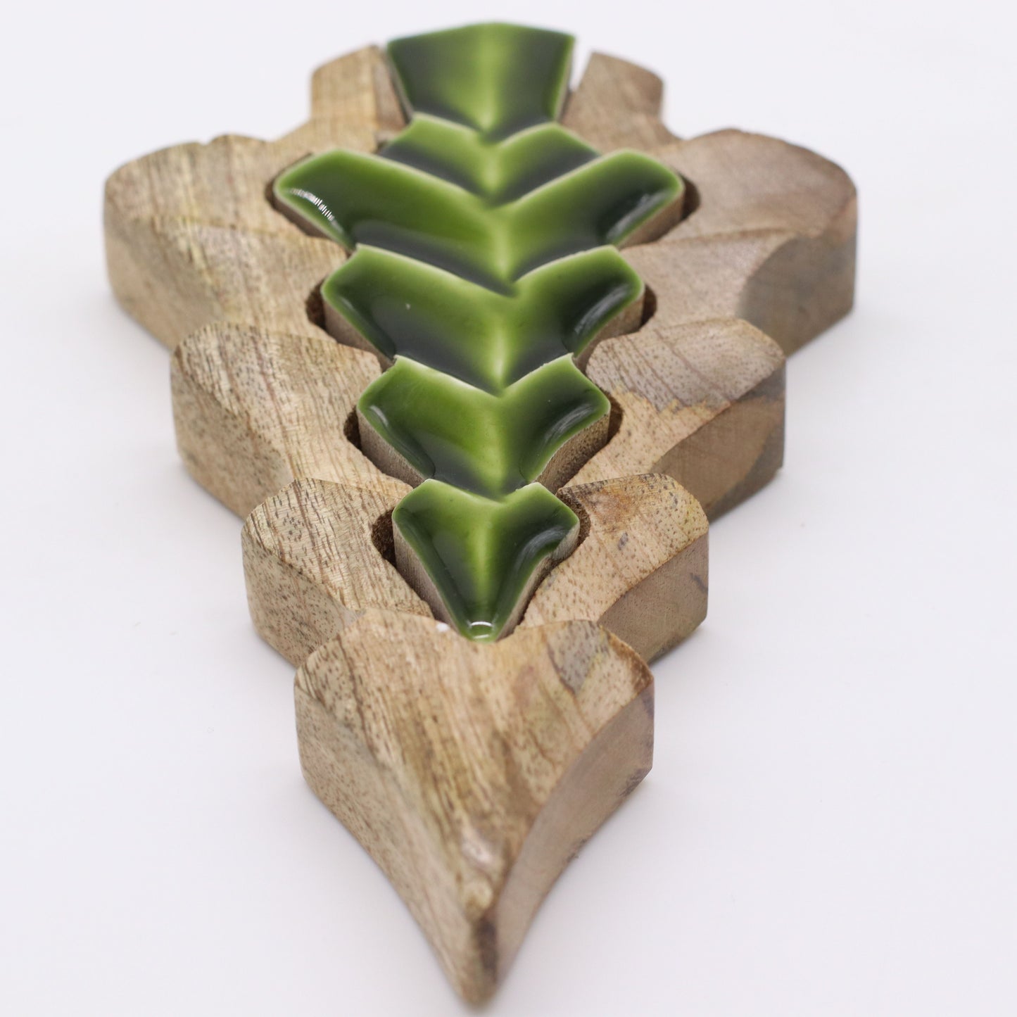 Perdu dans les bois - Petit arbre dans un arbre - Décoration en bois - 15x10cm