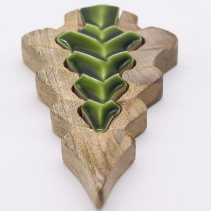 Perdu dans les bois - Petit arbre dans un arbre - Décoration en bois - 15x10cm