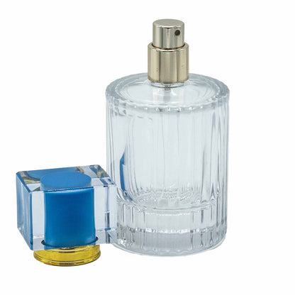 Flacons de parfum en verre avec vaporisateur et bouchon bleu 50 ml