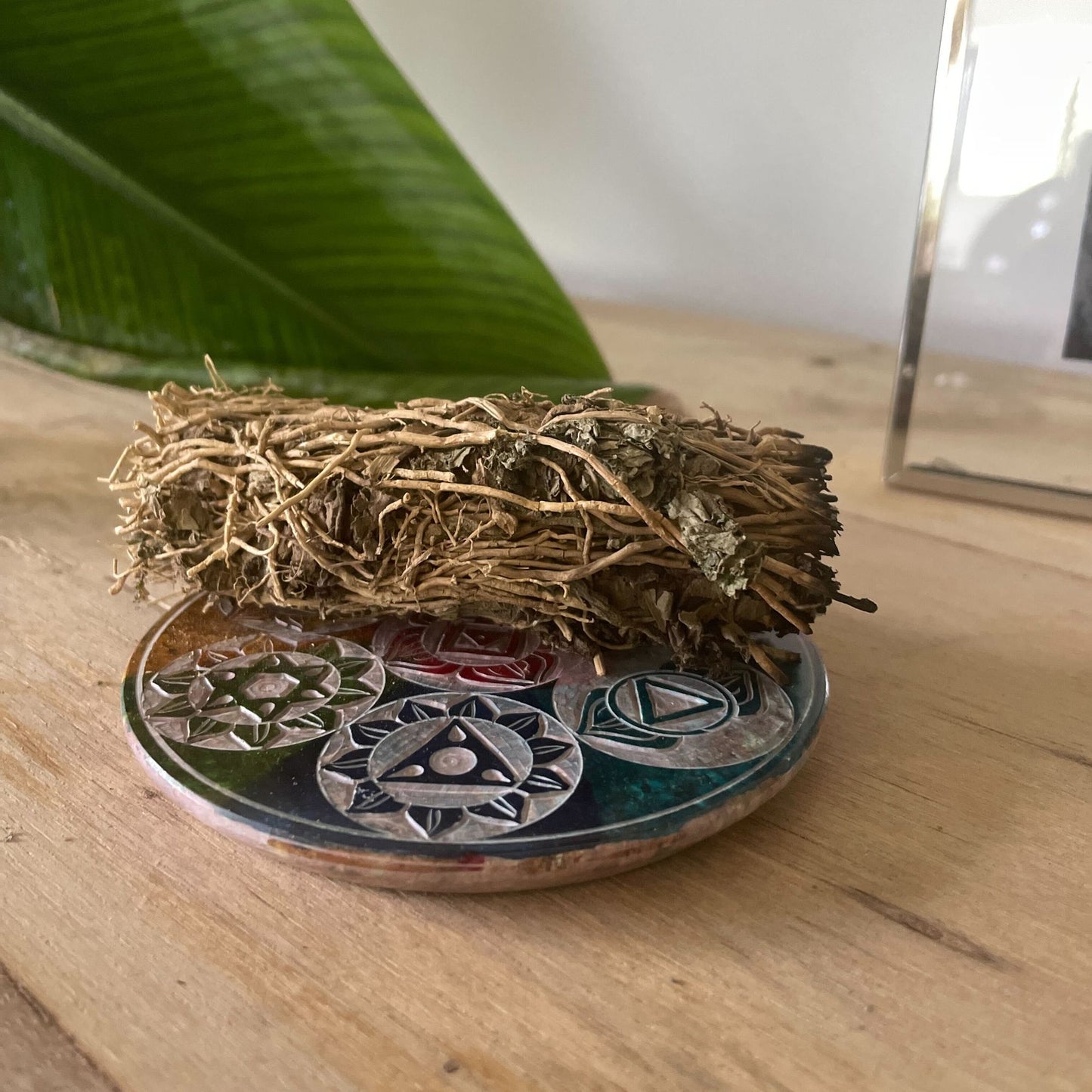 Porta Incienso en Disco de Esteatita 10cm - Siete Chakras