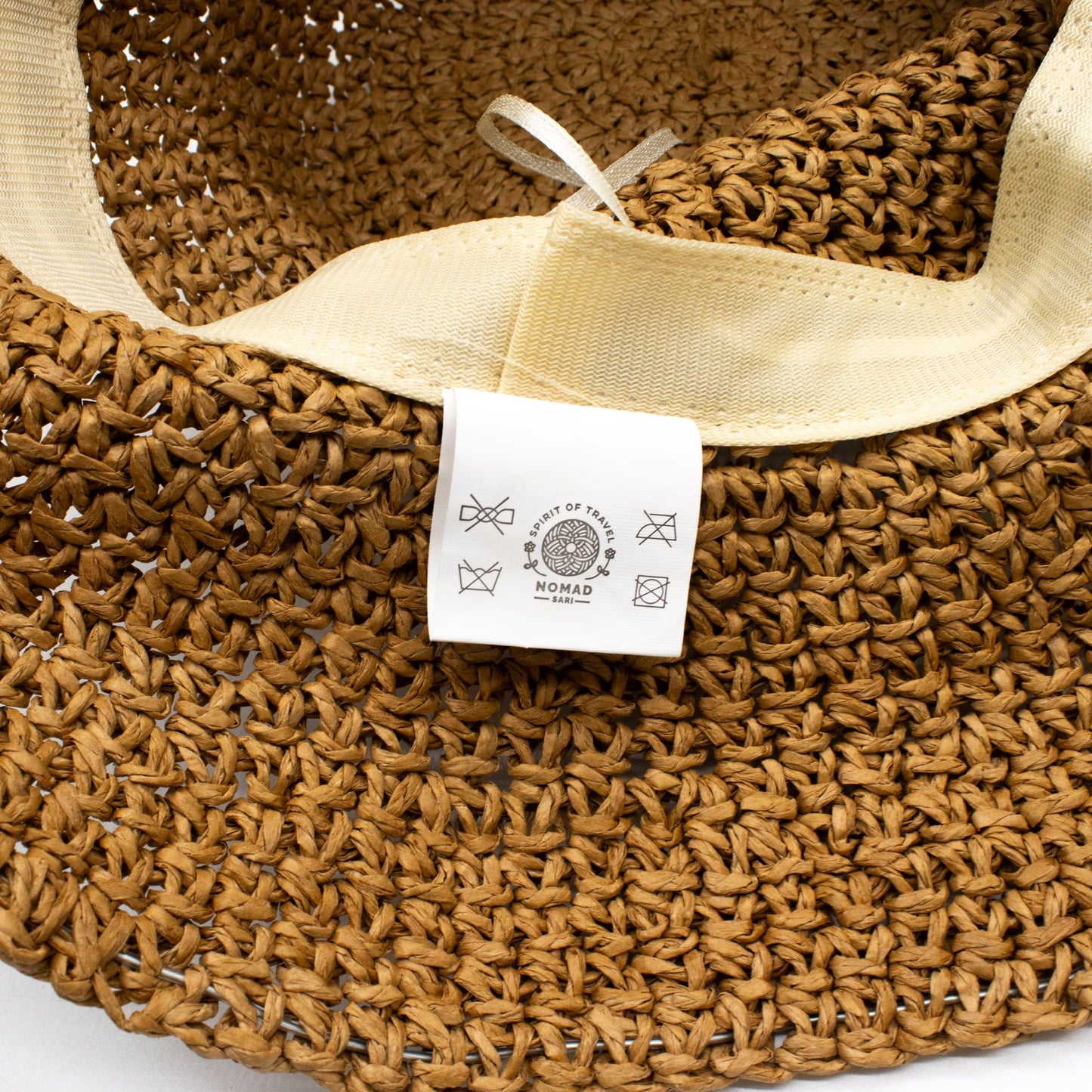 Chapeau de Soleil en Paille Nomad Sari à Bord Souple et Flexible - Café Naturel