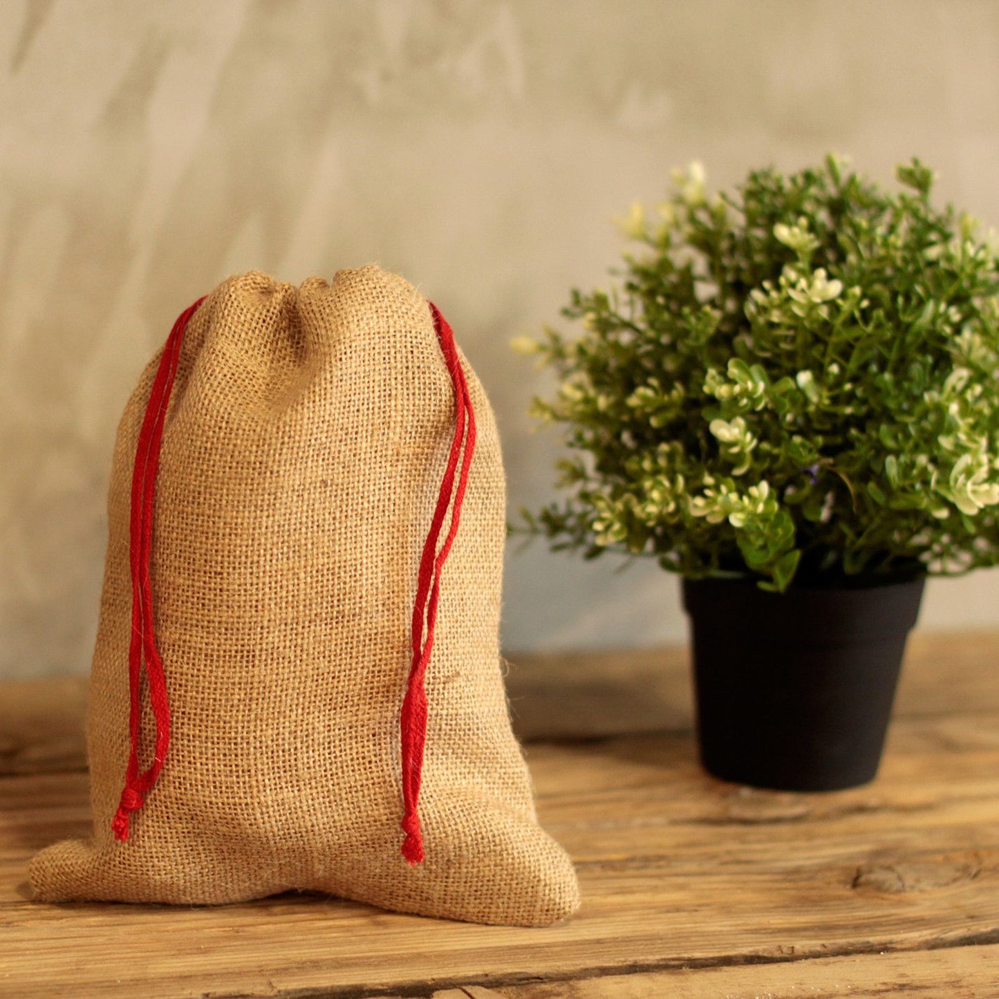 BOÎTE Avec petit sac en jute - 180x220mm