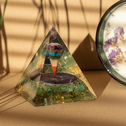 Pyramides d'orgonite Med 7x6 cm - Pendule - Copeaux d'aventurine verte