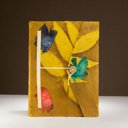 Carnet Lokta « bold floral » – Grand (21x15cm) – 45 feuilles – Marque-page inclus – Olive