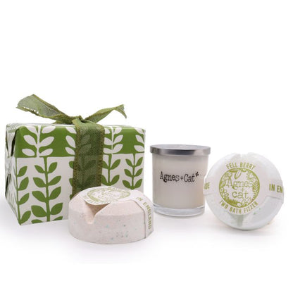 Geschenkset: Badebombe mit weißer Feige und wilder Blaubeere + Rhabarberkerze