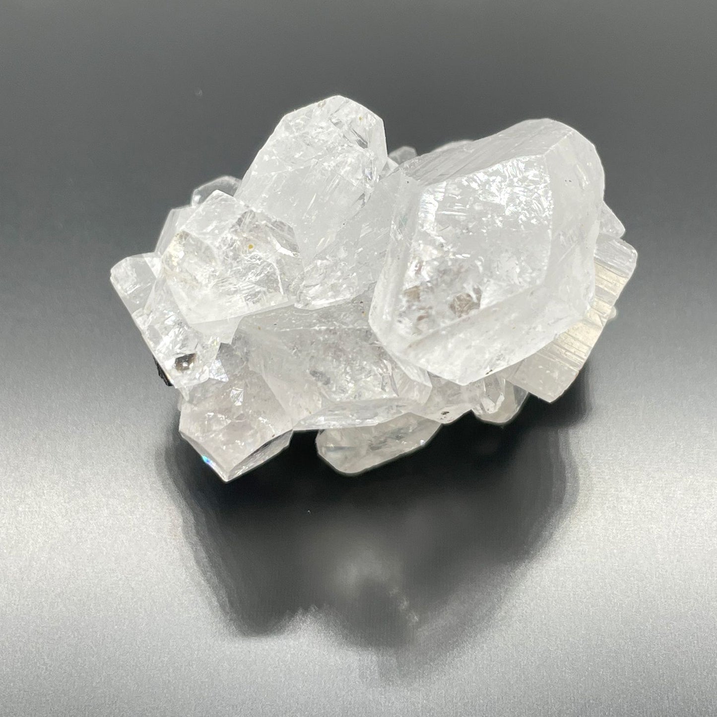 Amas d'apophyllite blanche de 20 à 30 mm