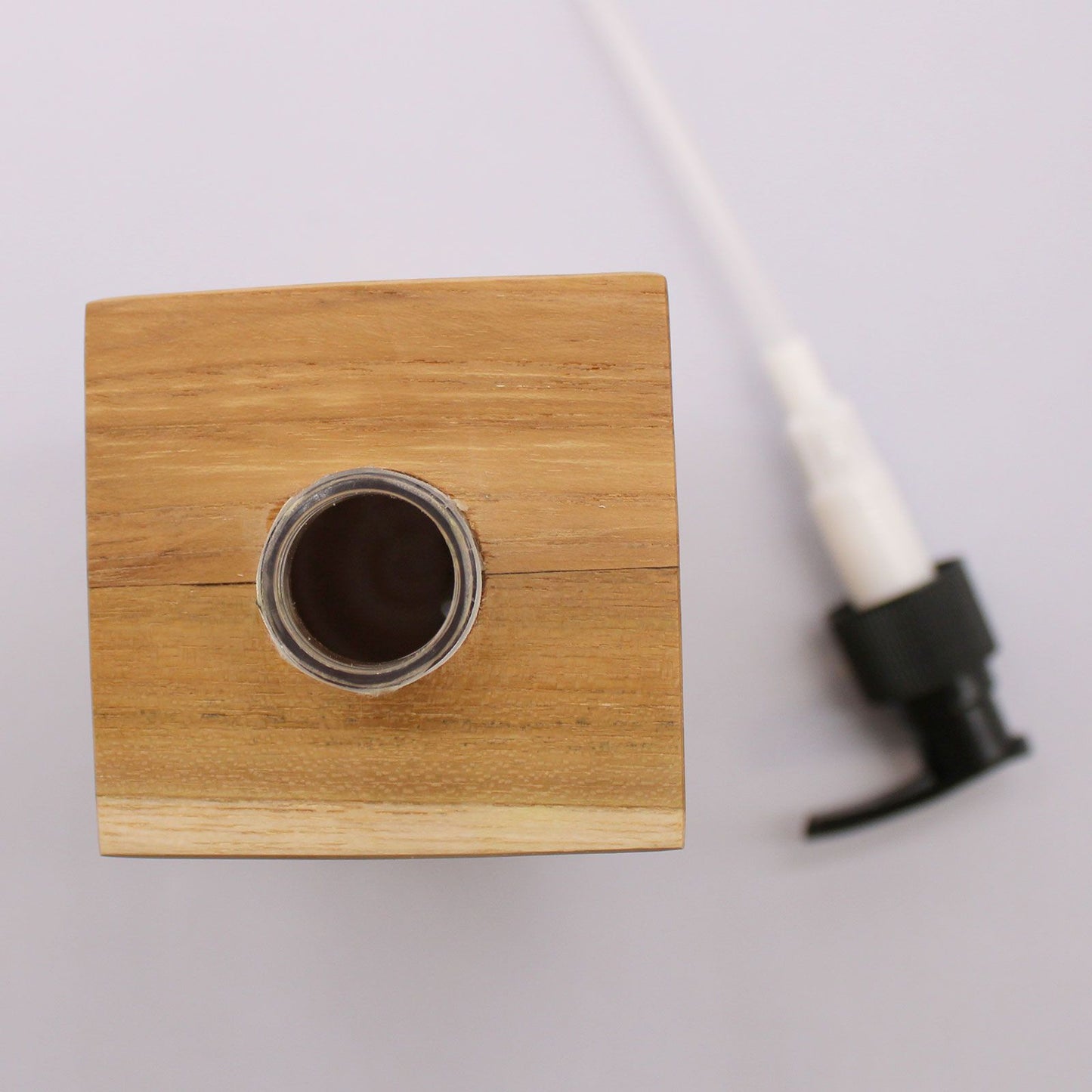 Seifenspender aus natürlichem Teakholz - Quadratisch