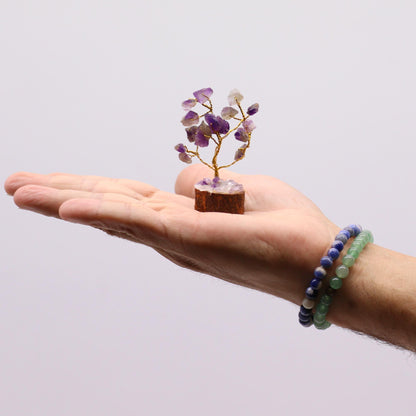 Mini árbol de piedras preciosas sobre base de madera - Amatista (15 piedras)