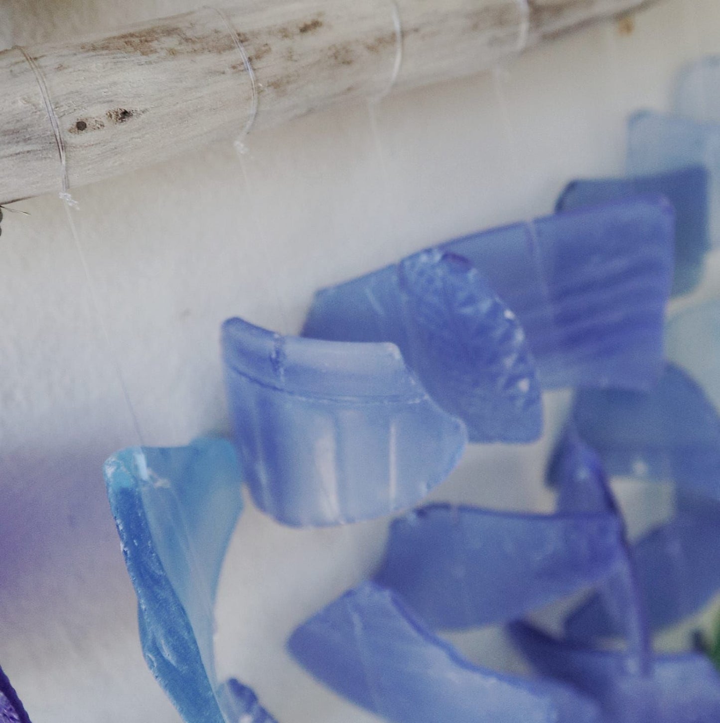 Windspiel aus recyceltem Glas - Blau