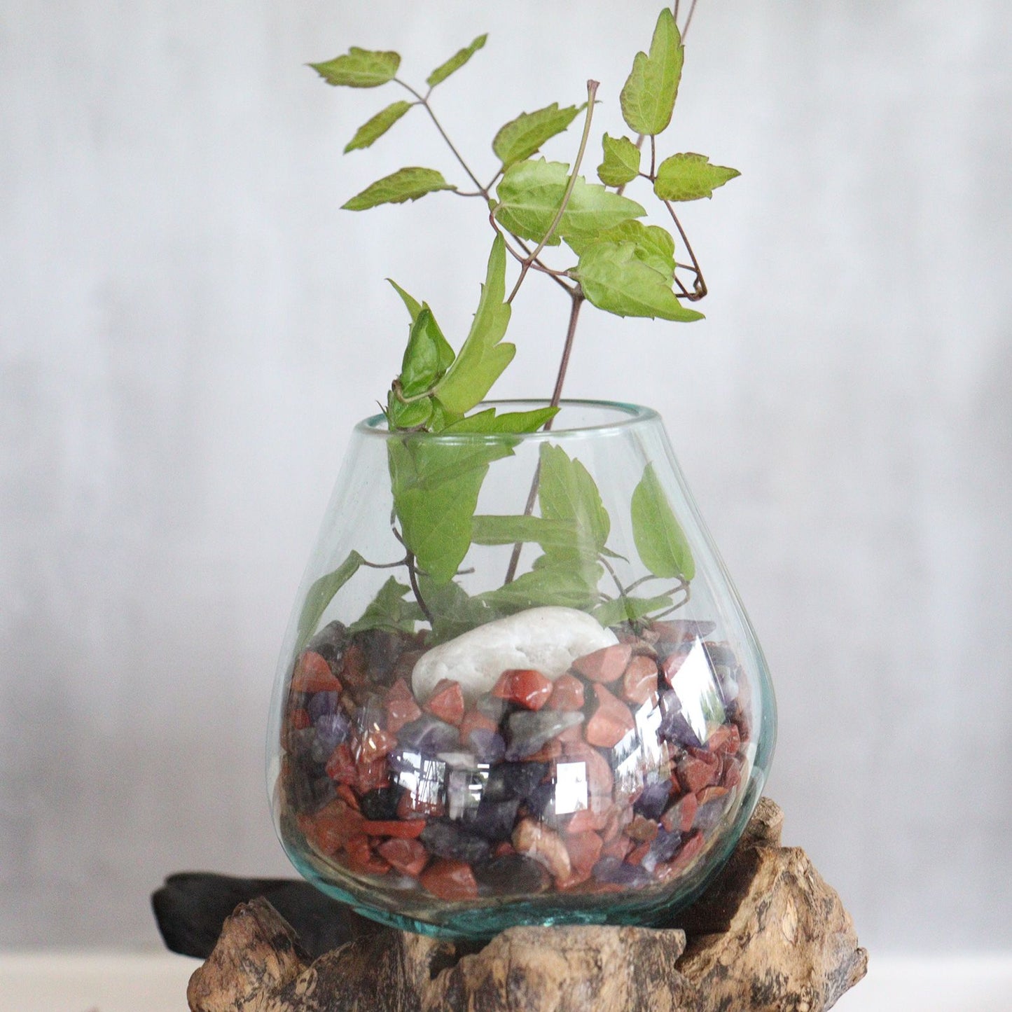 Geschmolzenes Glas auf Holz mit Ständer - Große Schale