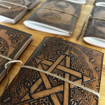 Carnets en cuir de style ésotérique assortis (6 x 4,5 pouces) - Vitrine