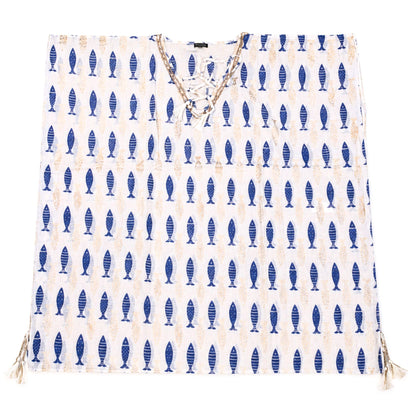 Nomad Sari en la Colección Med - Kaftán - Estampado de peces en blanco y azul audaz