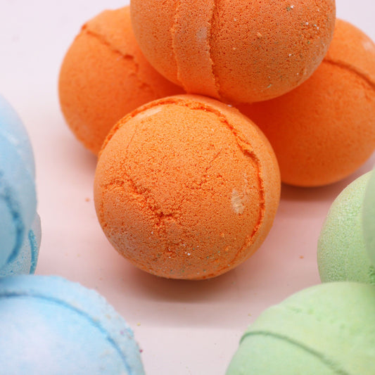 Badebombe mit Zitronenverbene und Mandarine