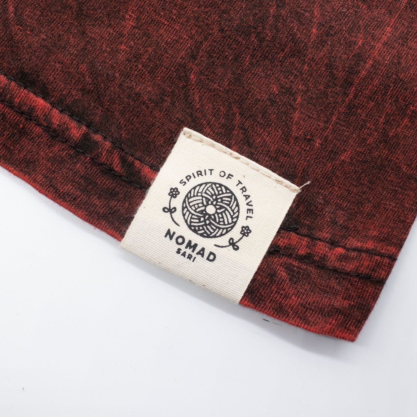 Nomad Sari Camiseta de algodón lavado a la piedra - Mandala de dragón - granate - pequeña