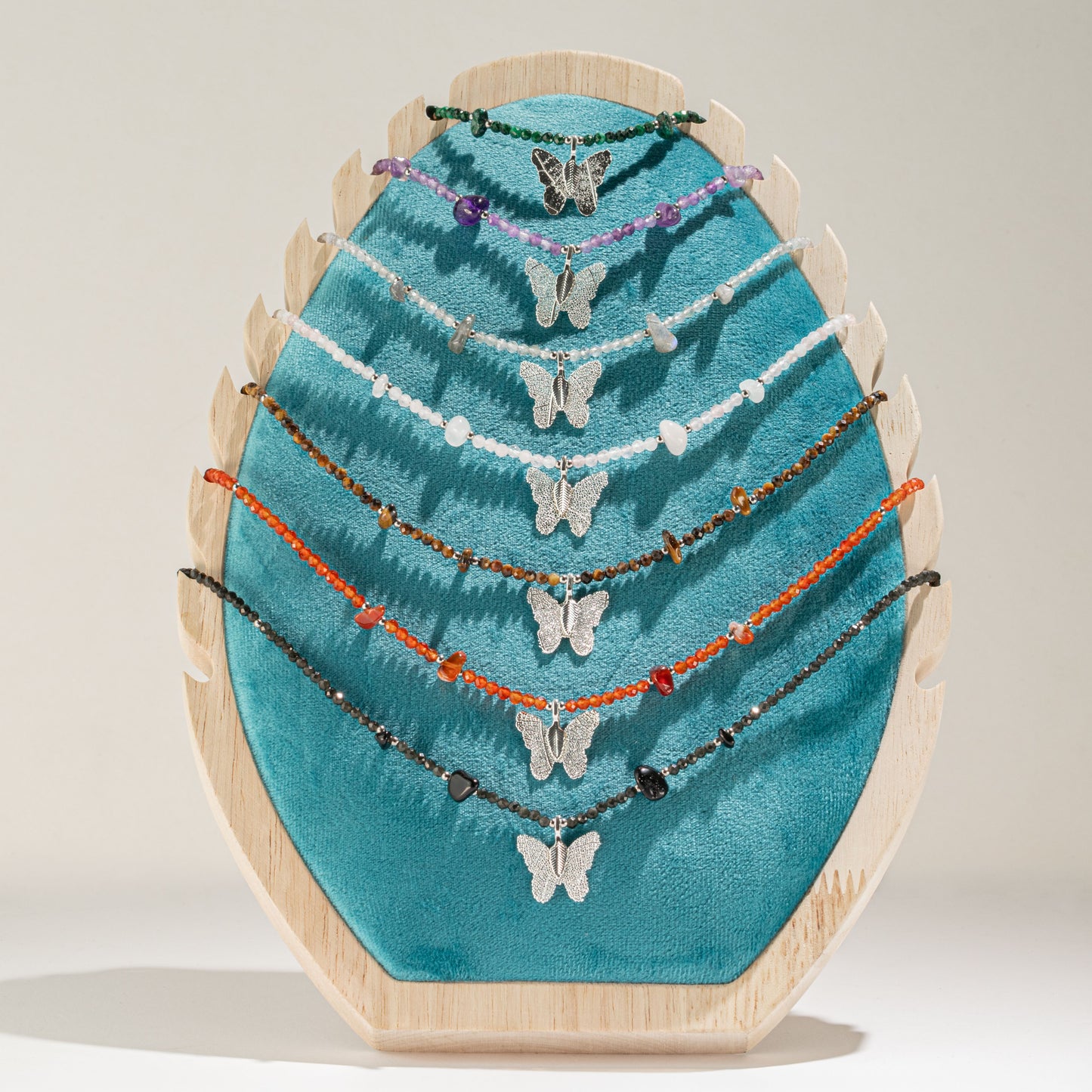 Collar de malaquita con gema de malaquita y colgante de mariposa con hoja real