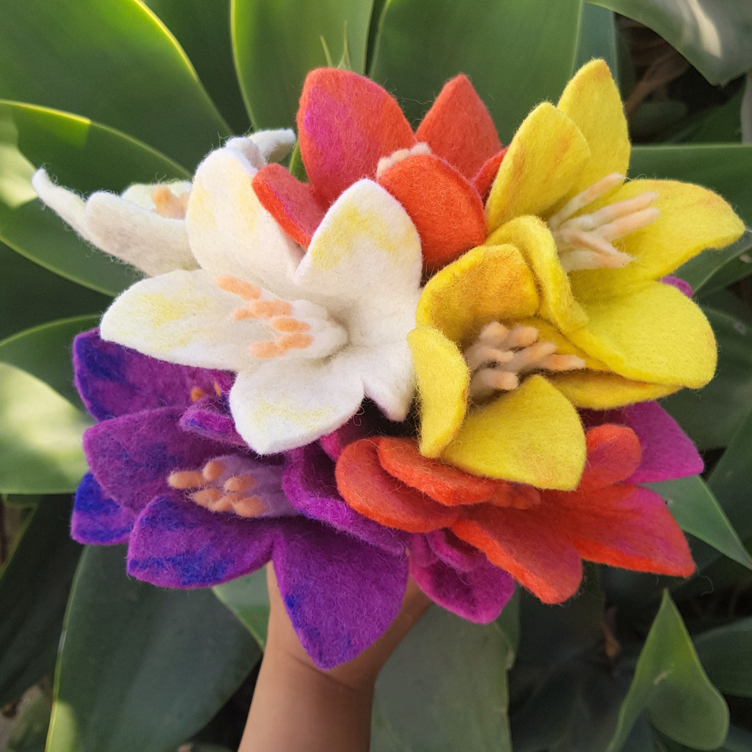 Flores de fieltro - Lirio (10 colores surtidos)
