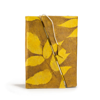 Carnet Lokta floral audacieux bambou avec fermeture – moyen (15x12 cm) – 45 feuilles – marron moutarde