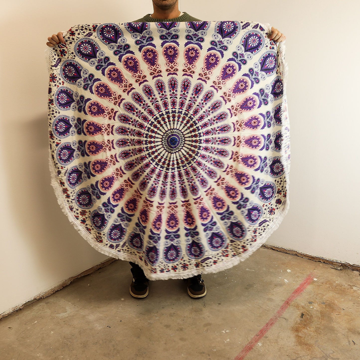 Kleines rundes Baumwoll-Mandala (130 cm) – Pfauenlila