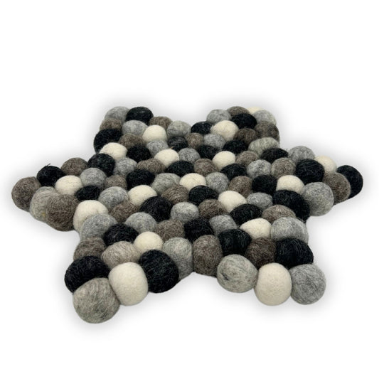 Sternförmiges Filz-Mittelstück (38 x 18 cm, mehrfarbig grau)