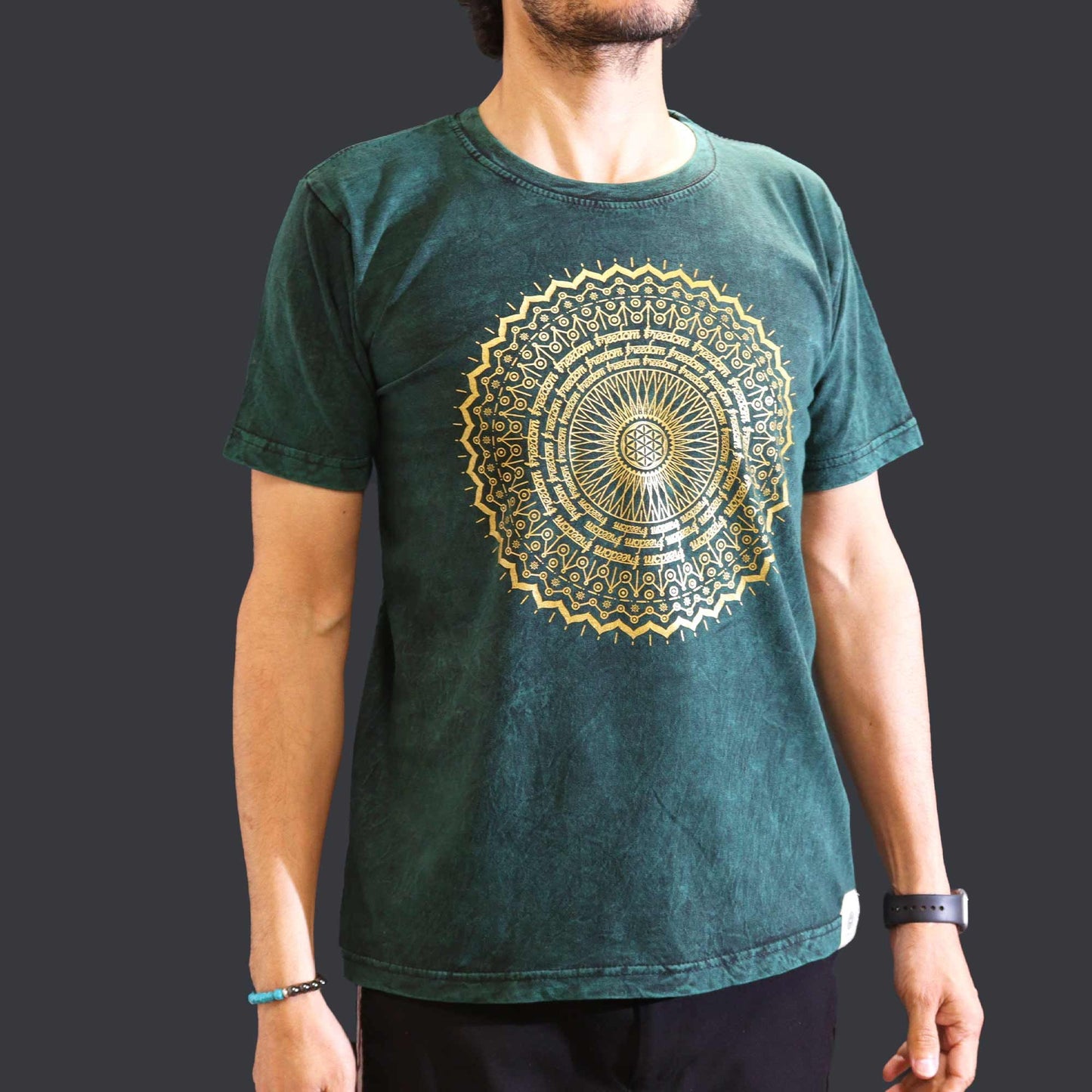 Camiseta Nomad Sari Mediana - Mandala - Verde