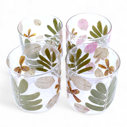 Bougeoir droit en verre avec fleurs naturelles - Printemps - (8x8cm)