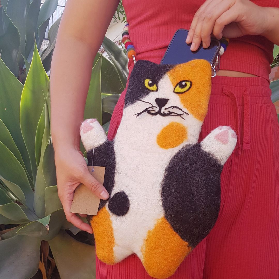 Whitney la bolsa de fieltro del gato plano