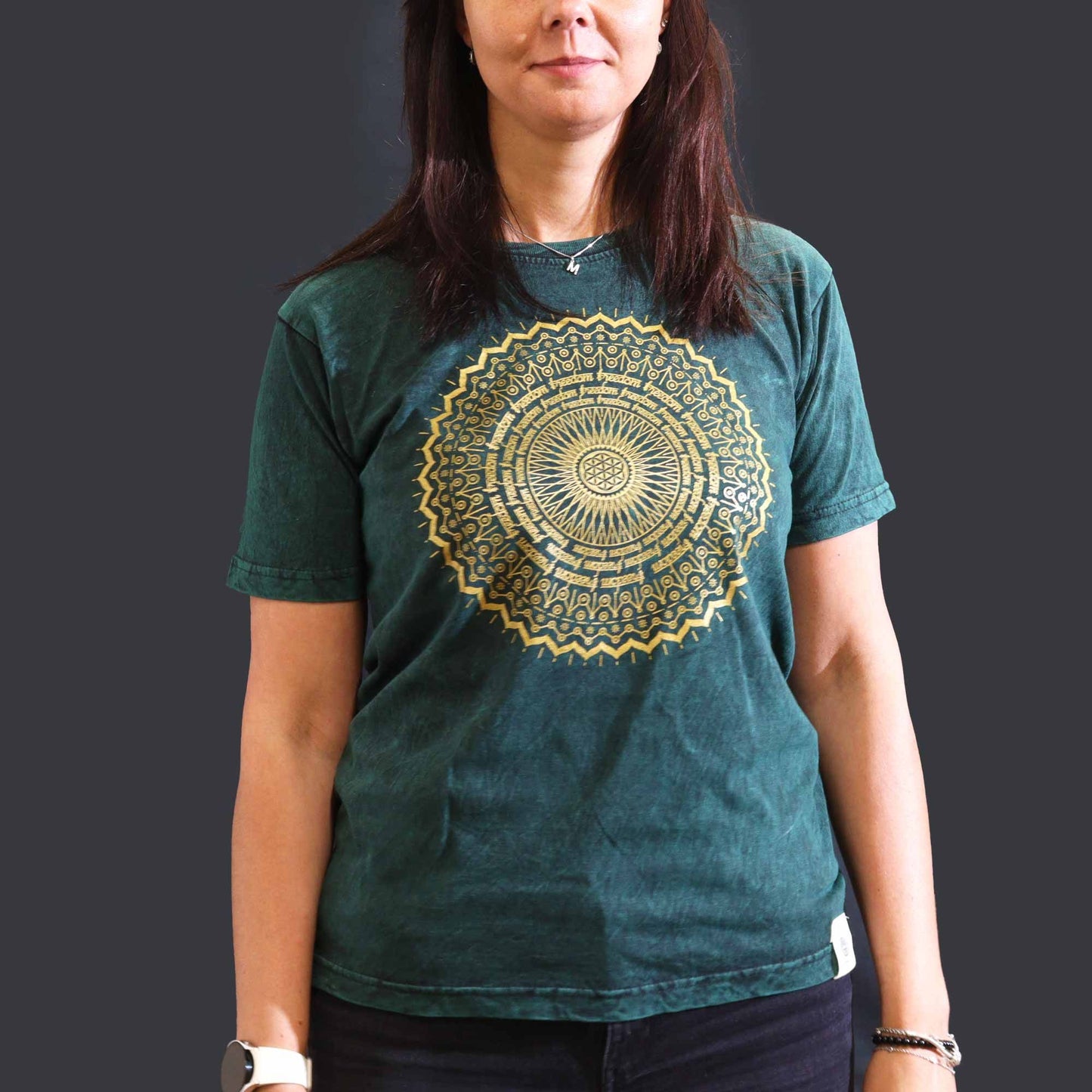 Camiseta Nomad Sari Mediana - Mandala - Verde