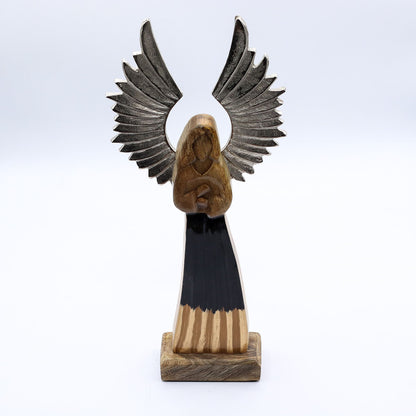 Ángel guardián grande de madera de mango con alas de metal y detalles esmaltados - 40 cm