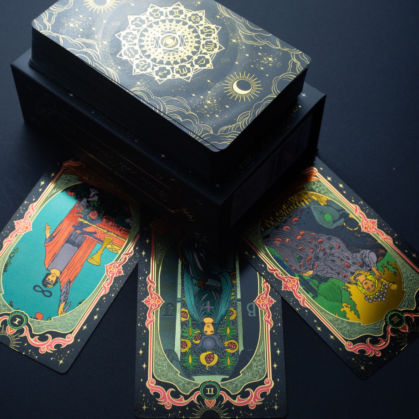 Juego de cartas de Tarot con lámina dorada - con folleto