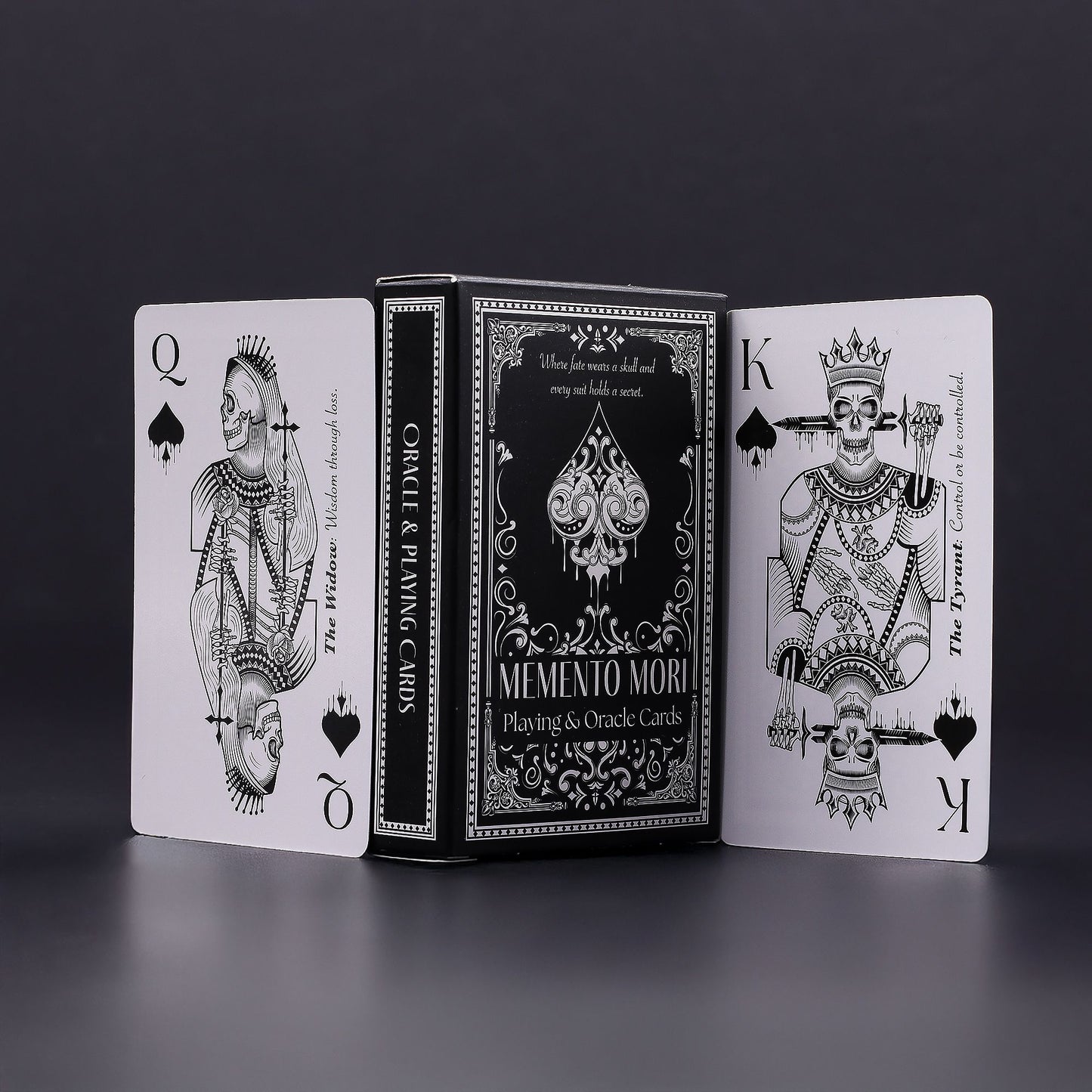 Cartes à jouer et oracles gothiques Memento Mori